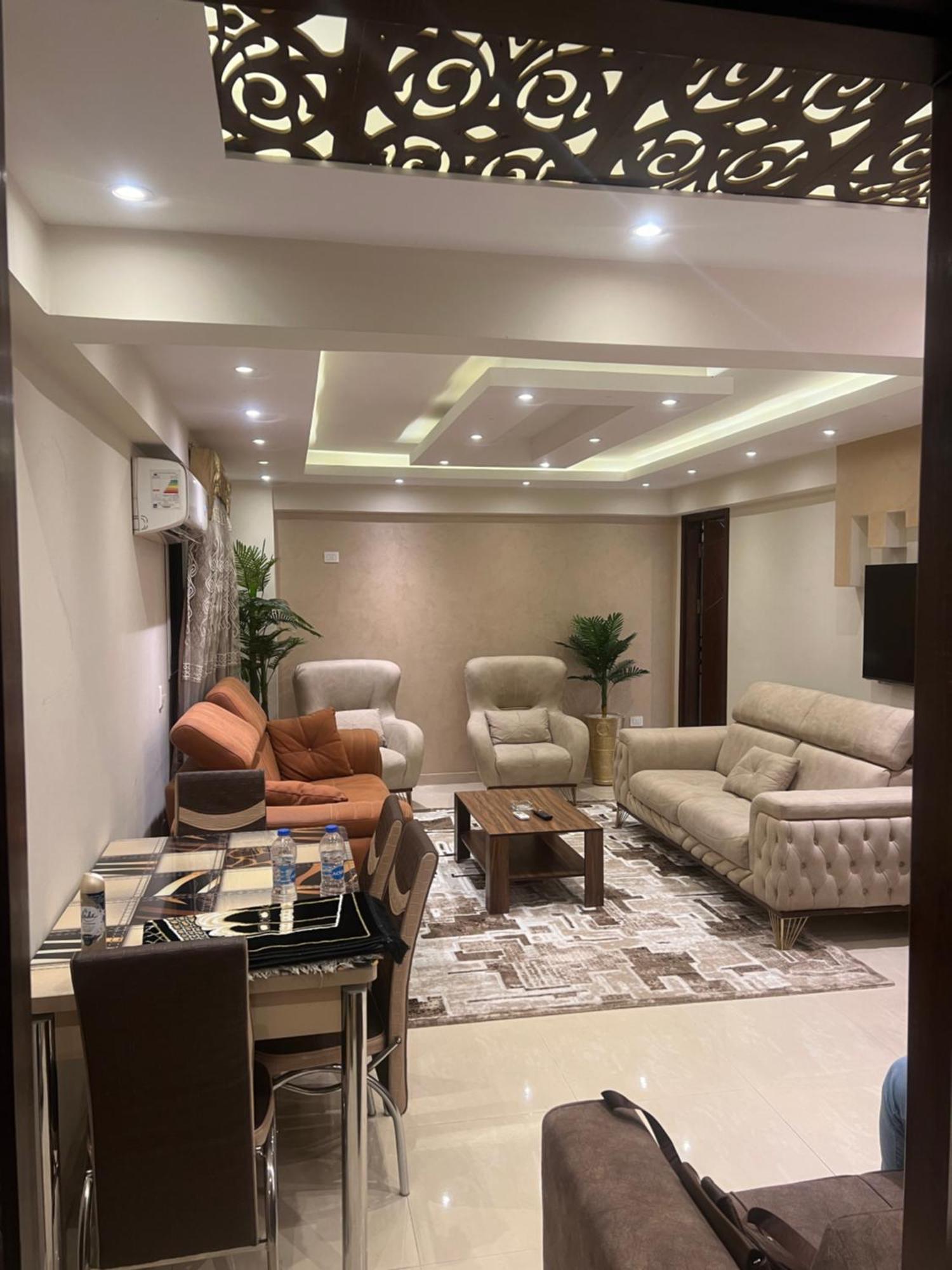 المهندسين ميدان لبنان * Il Cairo